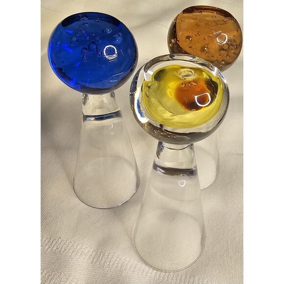 Set Of Three Bubble Bottomed Shot Glasses Different Colors - Picture 7 of 11